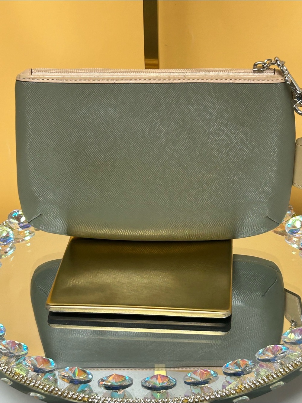 Coach Green Zip Pouch with White Logo and Cream Trim Approx. 8 x 5 - Picture 3 of 10